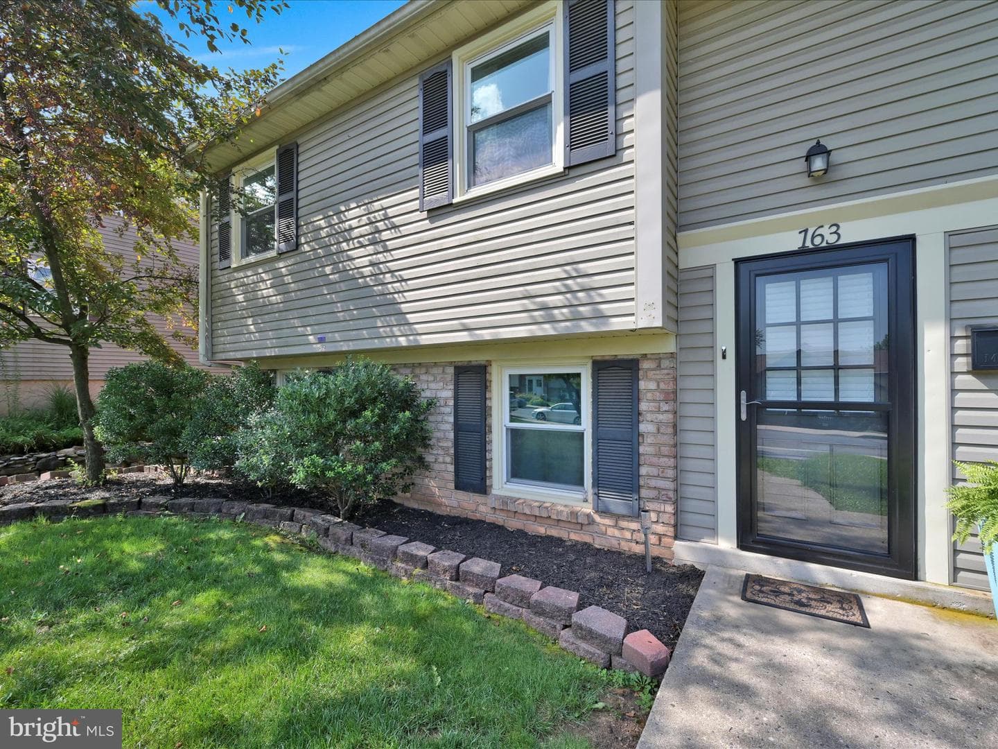 163 Irene Avenue photo 3