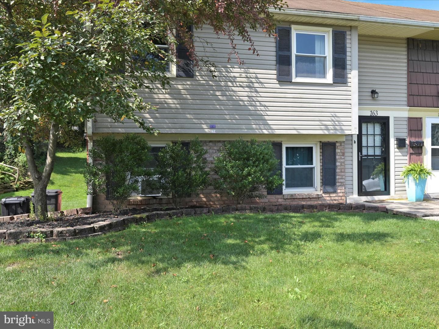 163 Irene Avenue photo 4