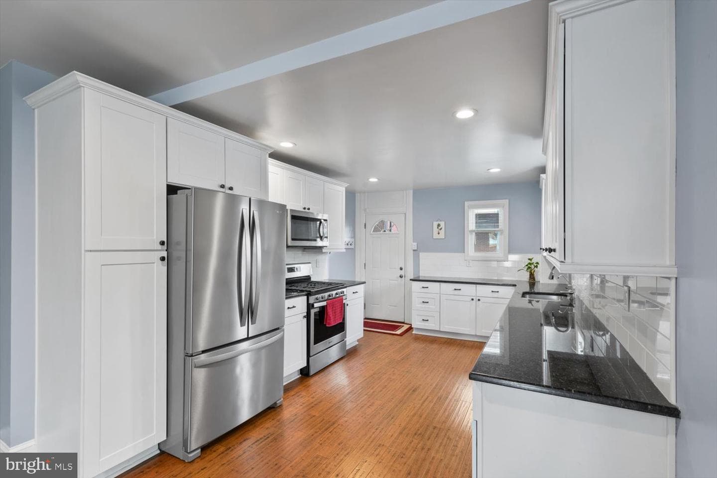 8 N Marshall Street photo 14