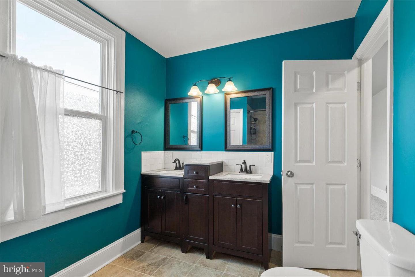8 N Marshall Street photo 29