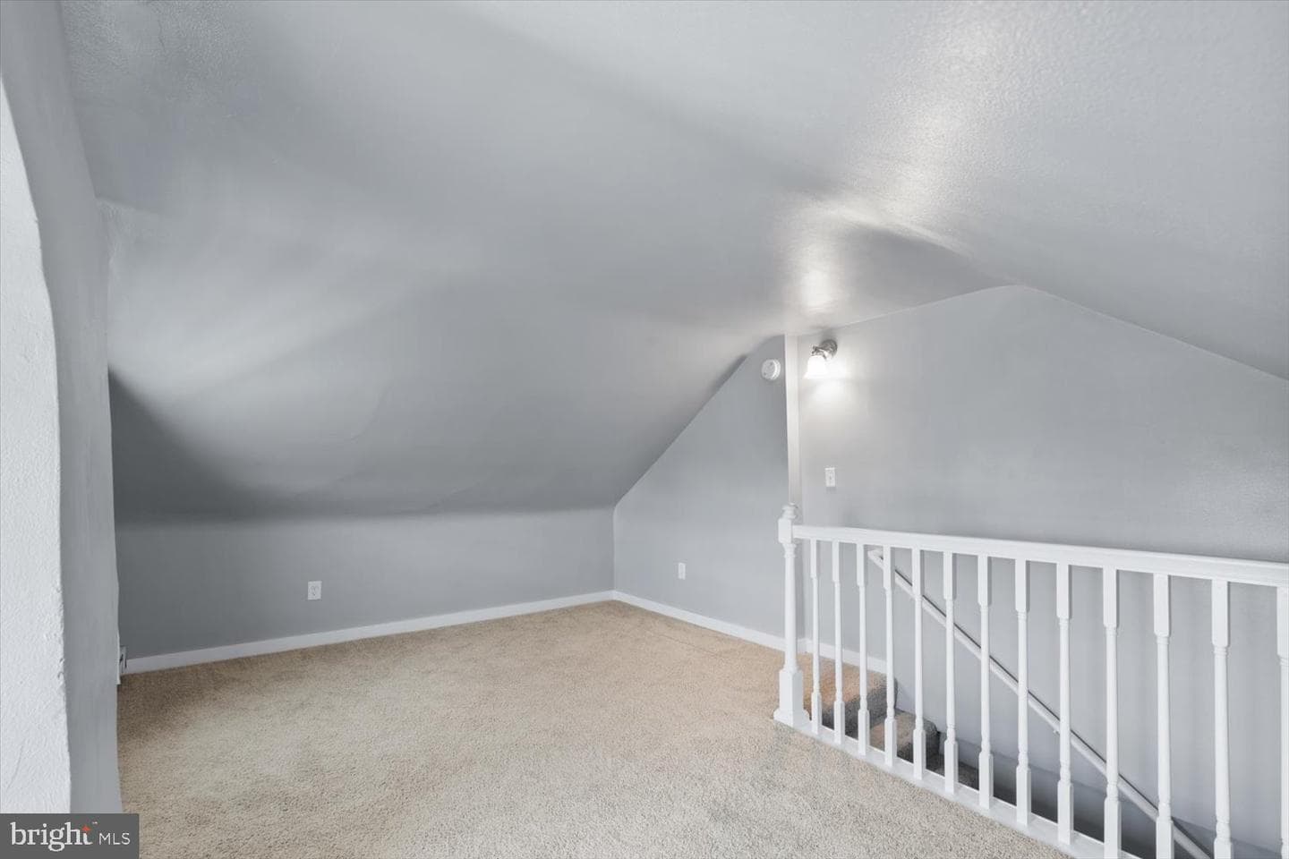8 N Marshall Street photo 33