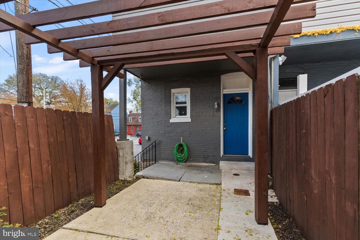 8 N Marshall Street photo 37