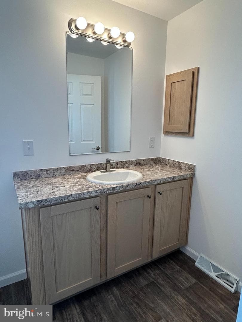 403 Eastwood Lane photo 9