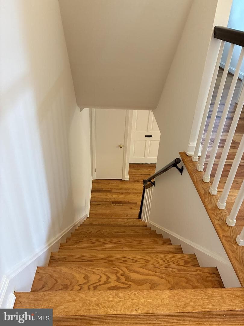 1025 Edgemoor Court photo 24