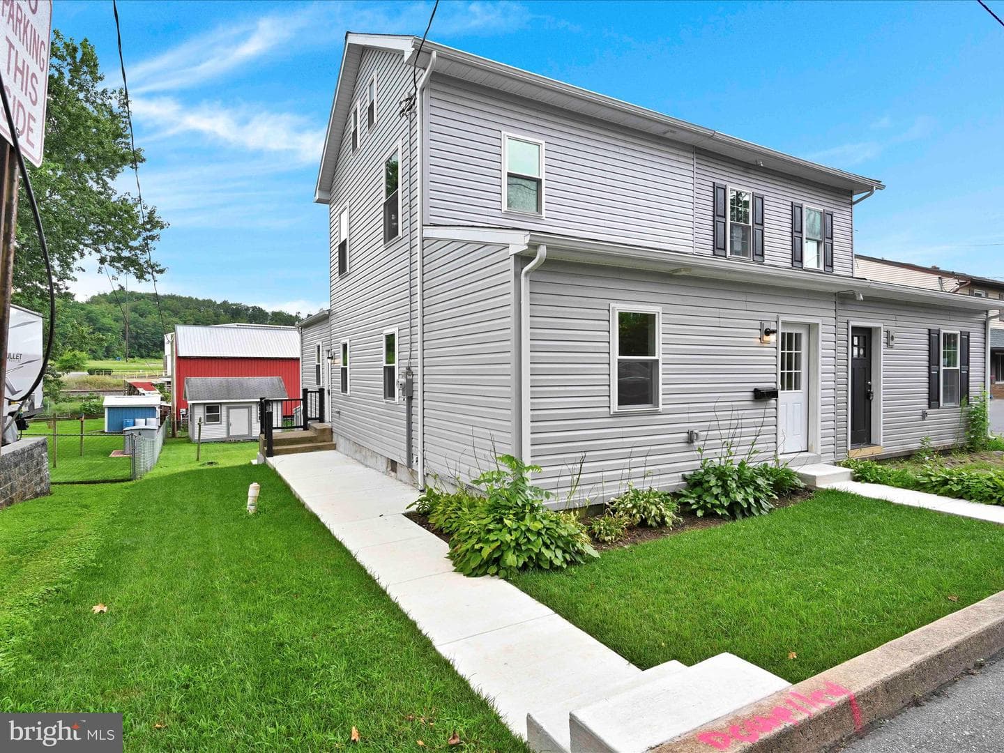 102 Froelich Avenue photo 1