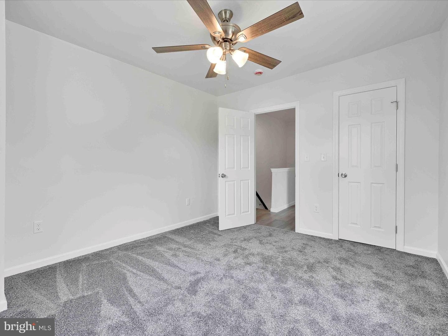 102 Froelich Avenue photo 20