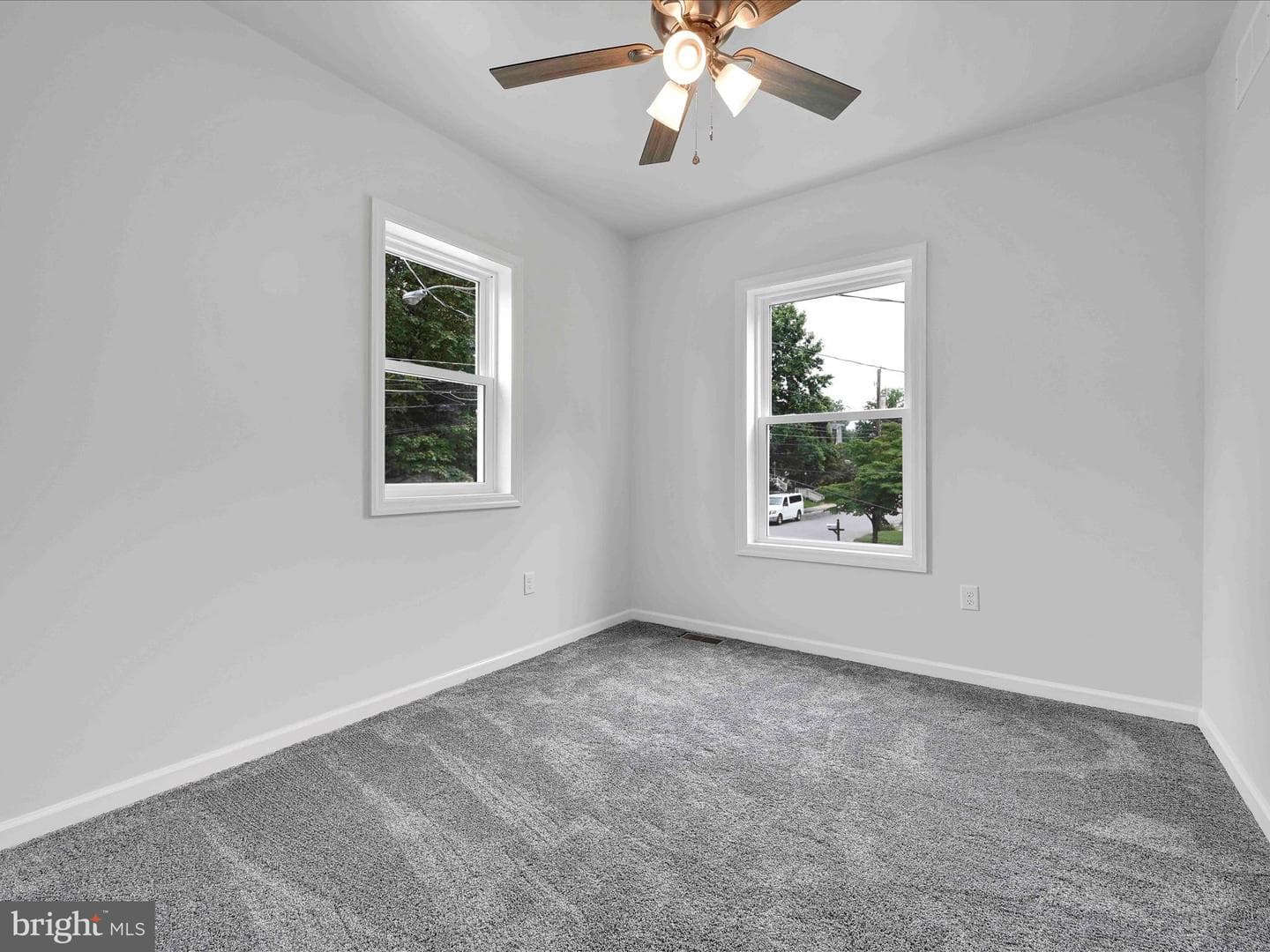 102 Froelich Avenue photo 26