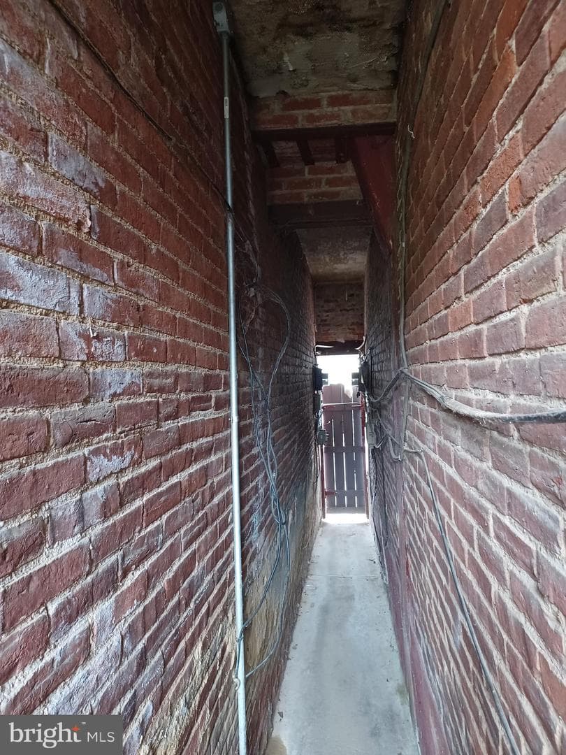 539 Green Street photo 30