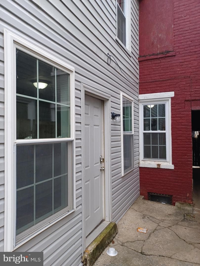 539 Green Street photo 8