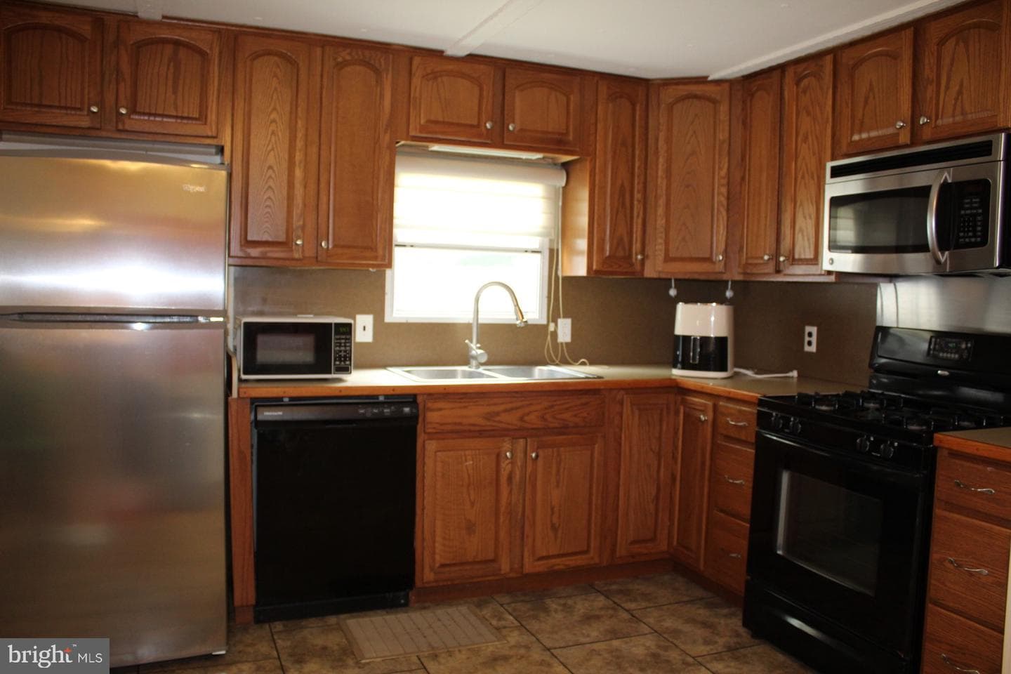 7 Dogwood Drive photo 2