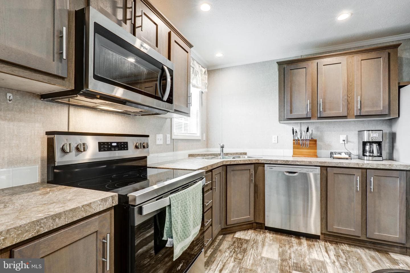 40 Kimberly Avenue photo 16