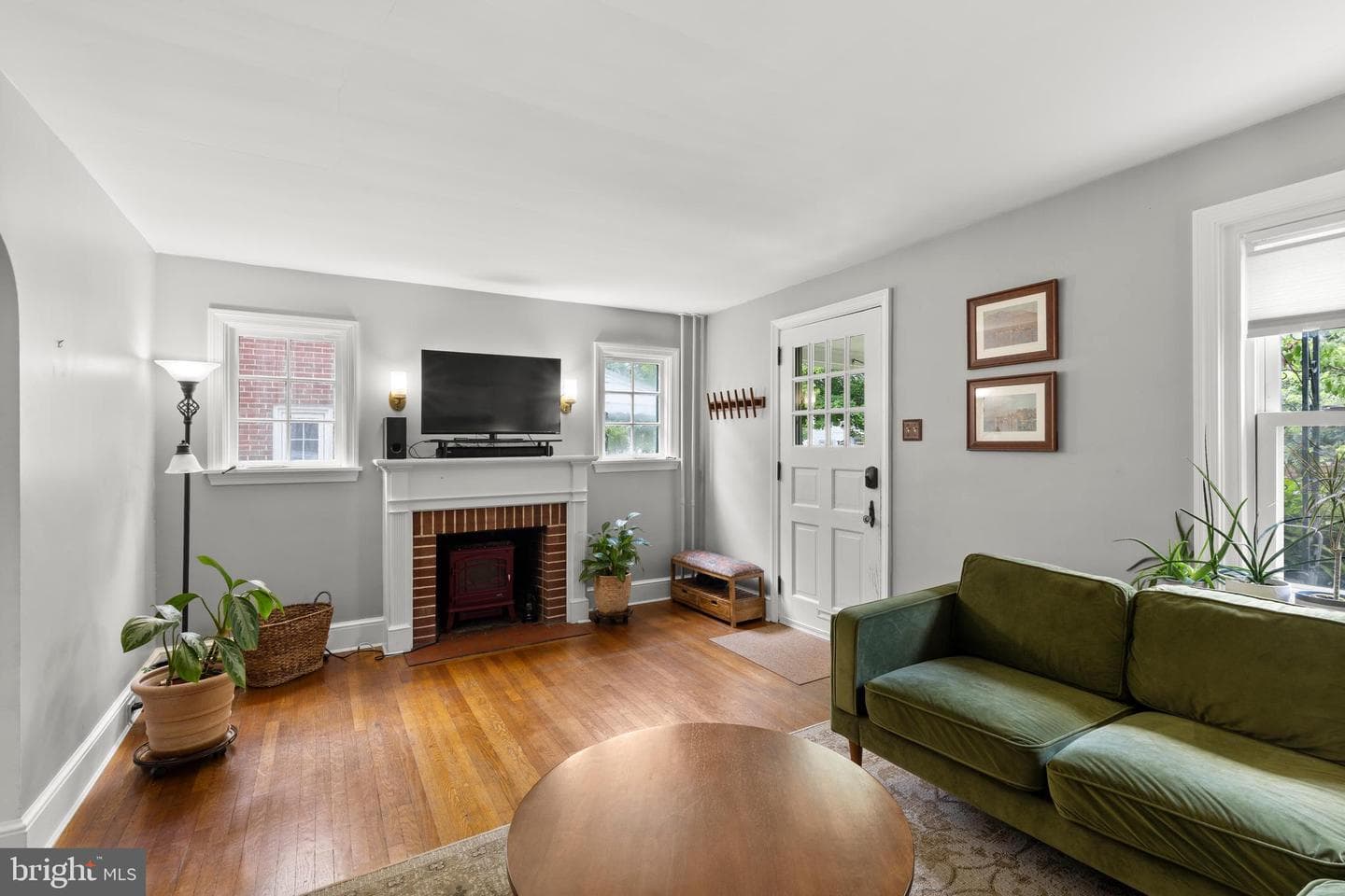 1188 Maple Avenue photo 4