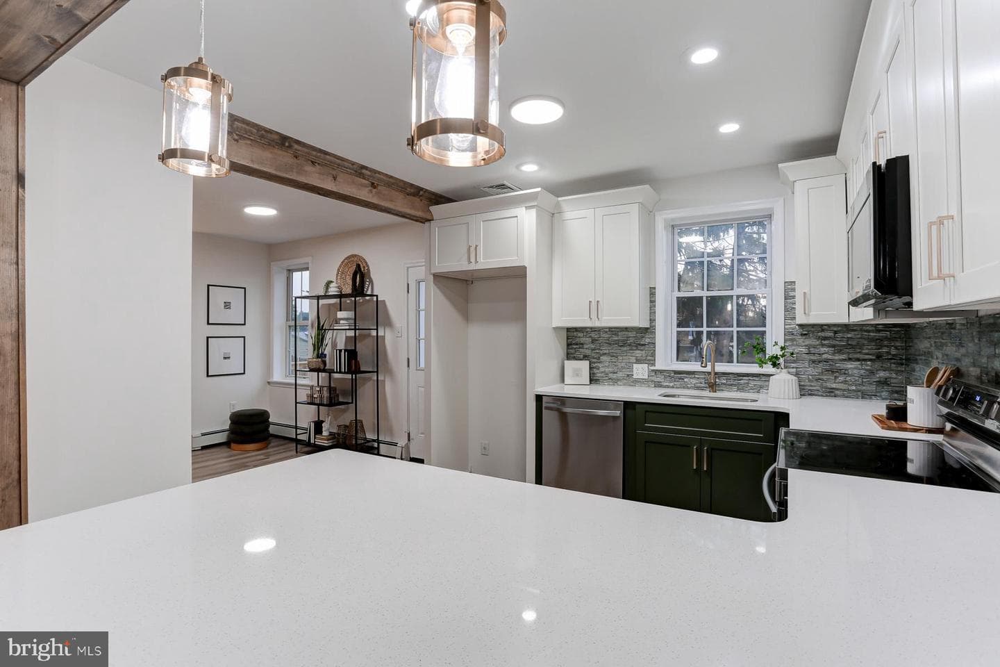 17 Girard Avenue photo 12