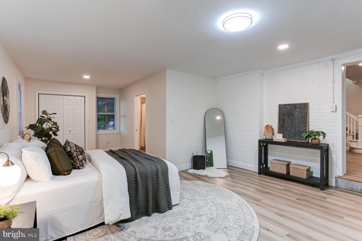 17 Girard Avenue photo 18