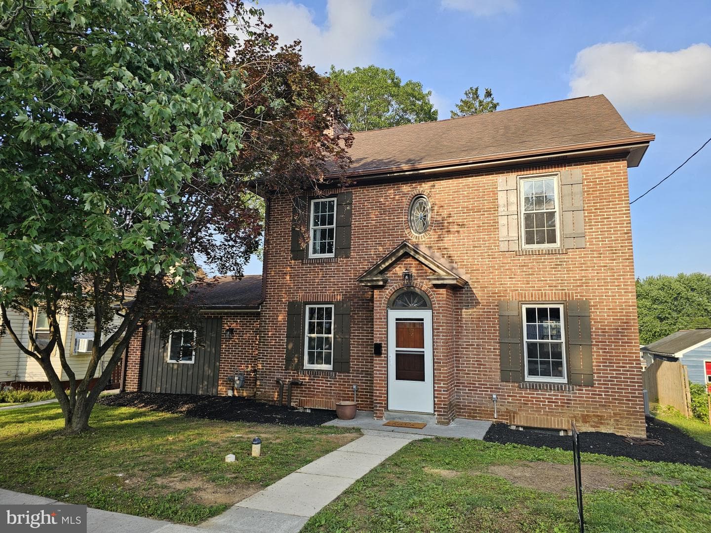 17 Girard Avenue photo 2
