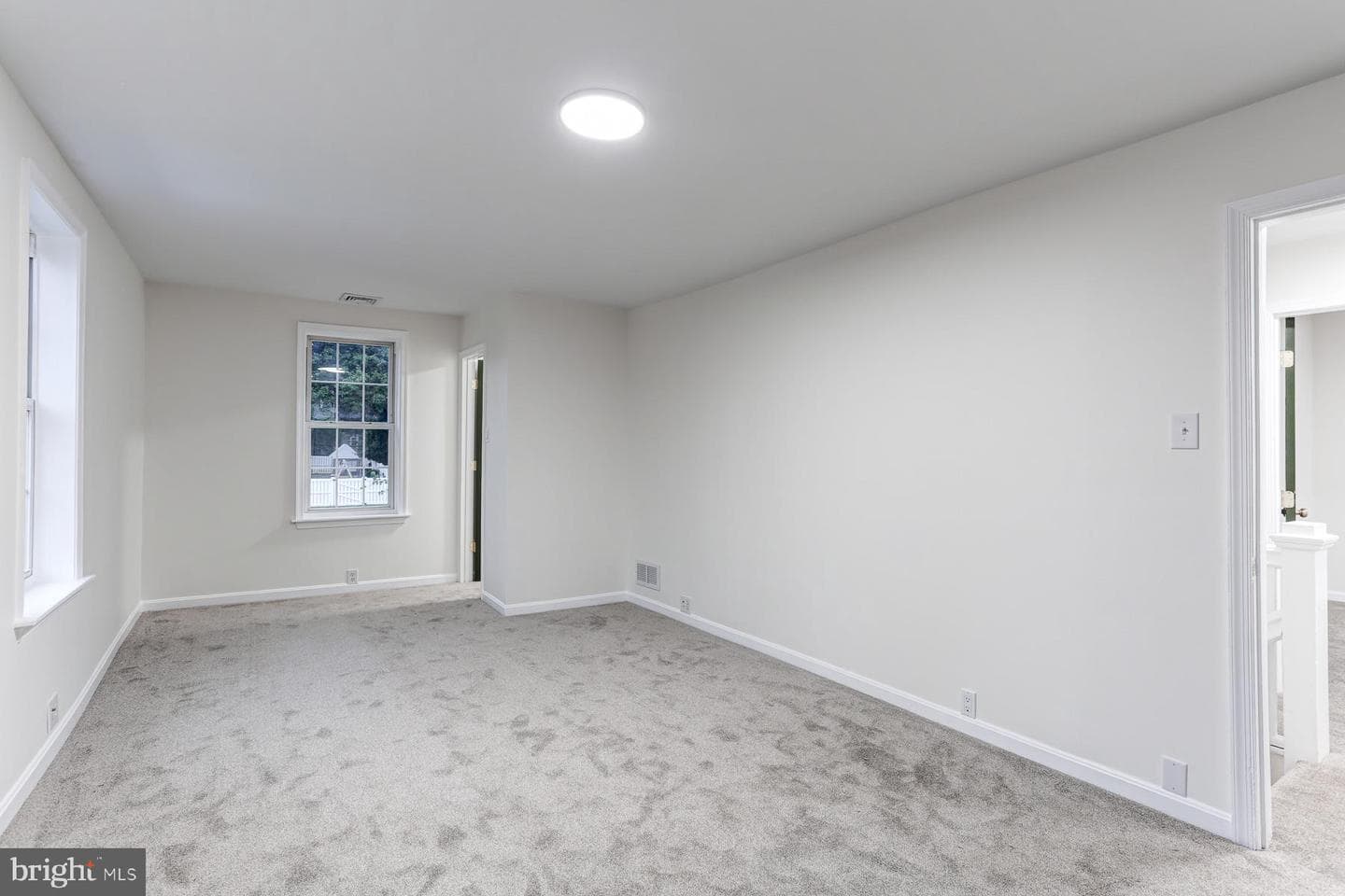 17 Girard Avenue photo 28