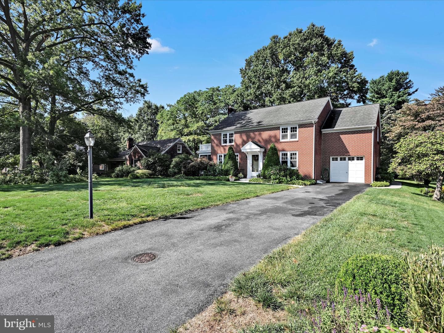 1918 Sterling Place photo 3