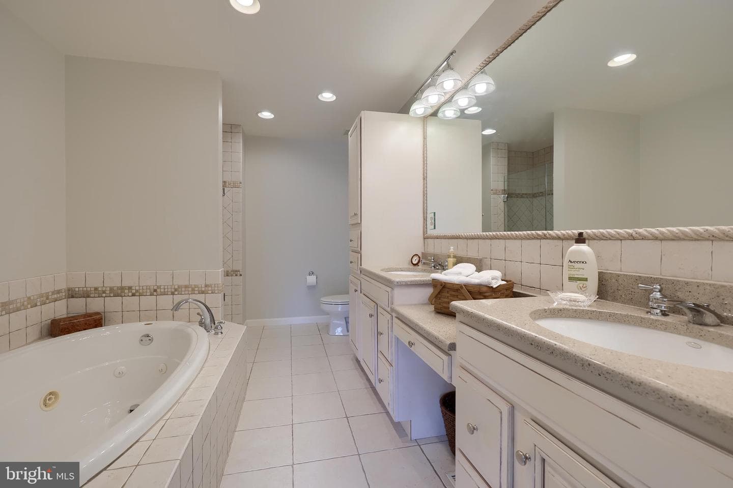 1834 Serene Way photo 22