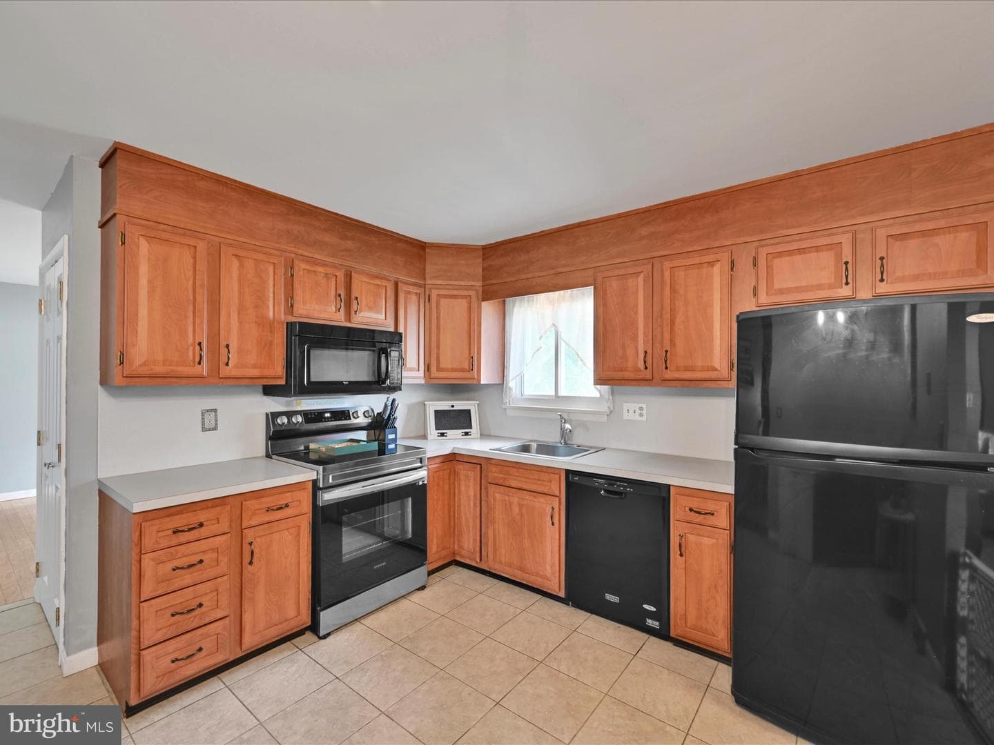 6075 Geneva Drive photo 13