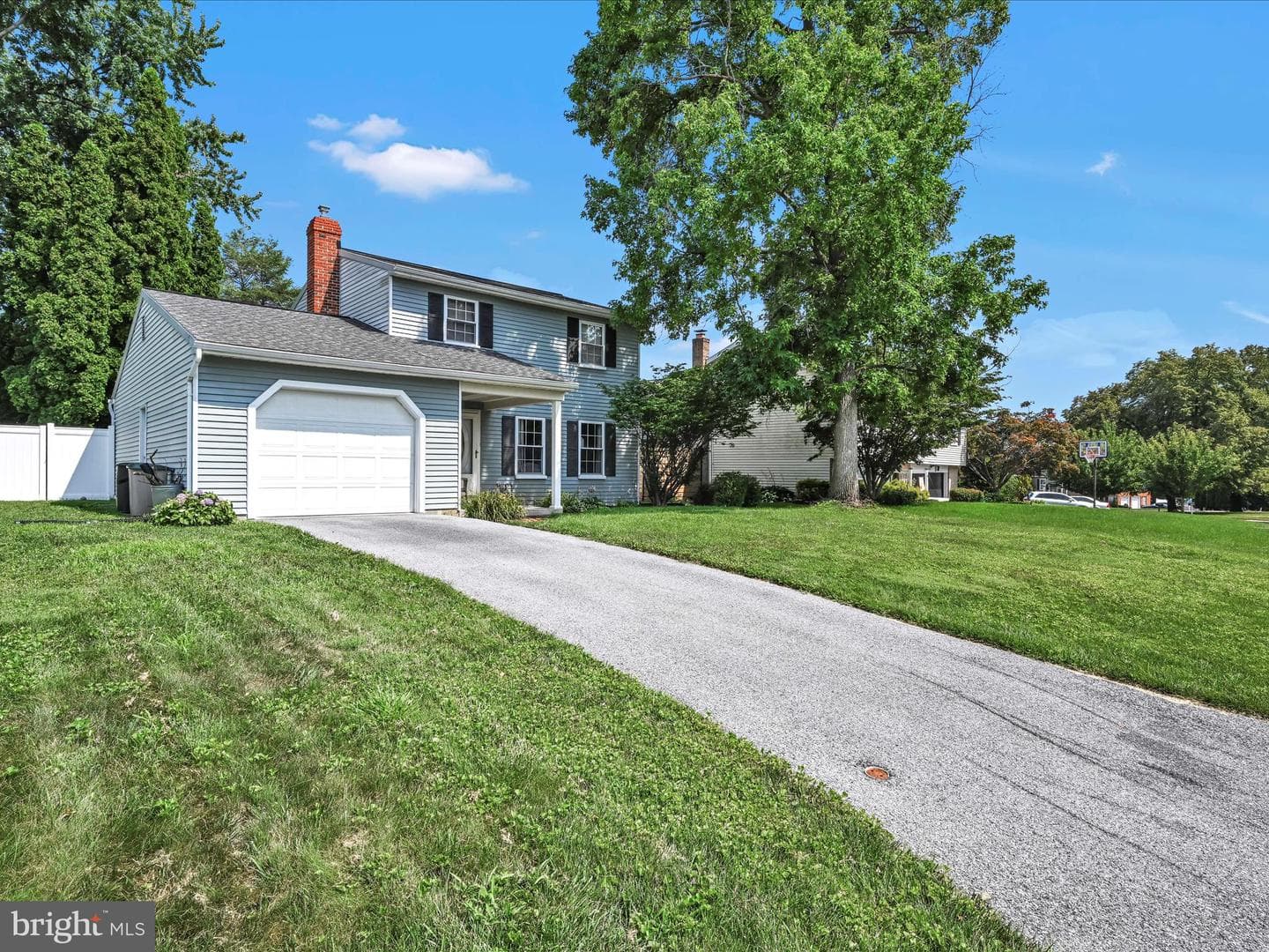 6075 Geneva Drive photo 4