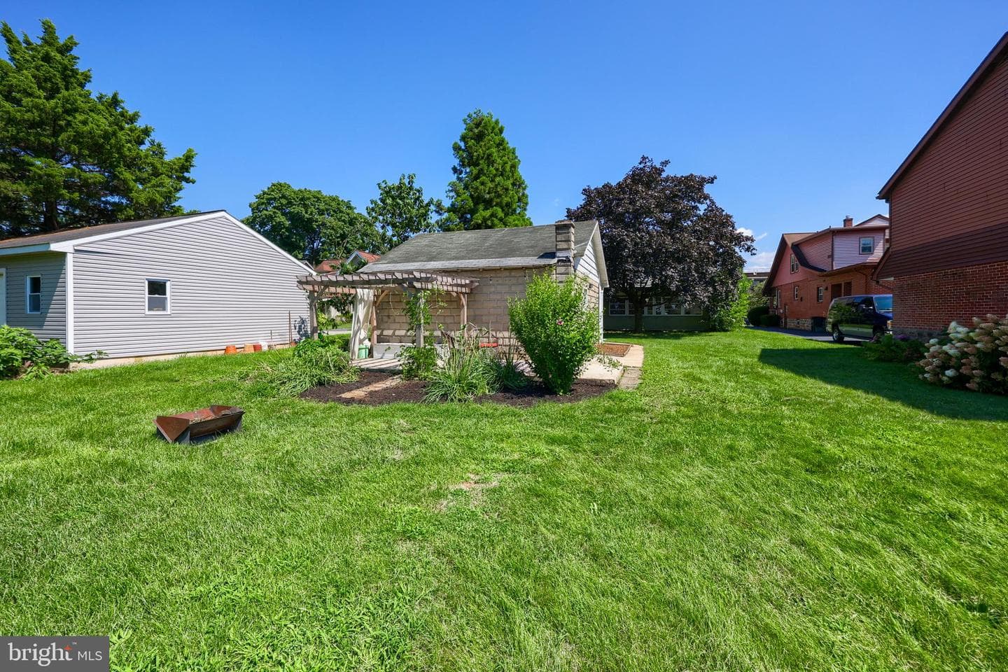 655 Juliette Avenue photo 46