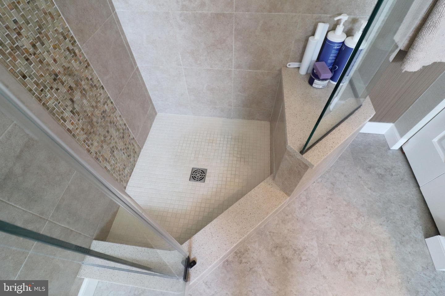 3247 Oakglen Court photo 36