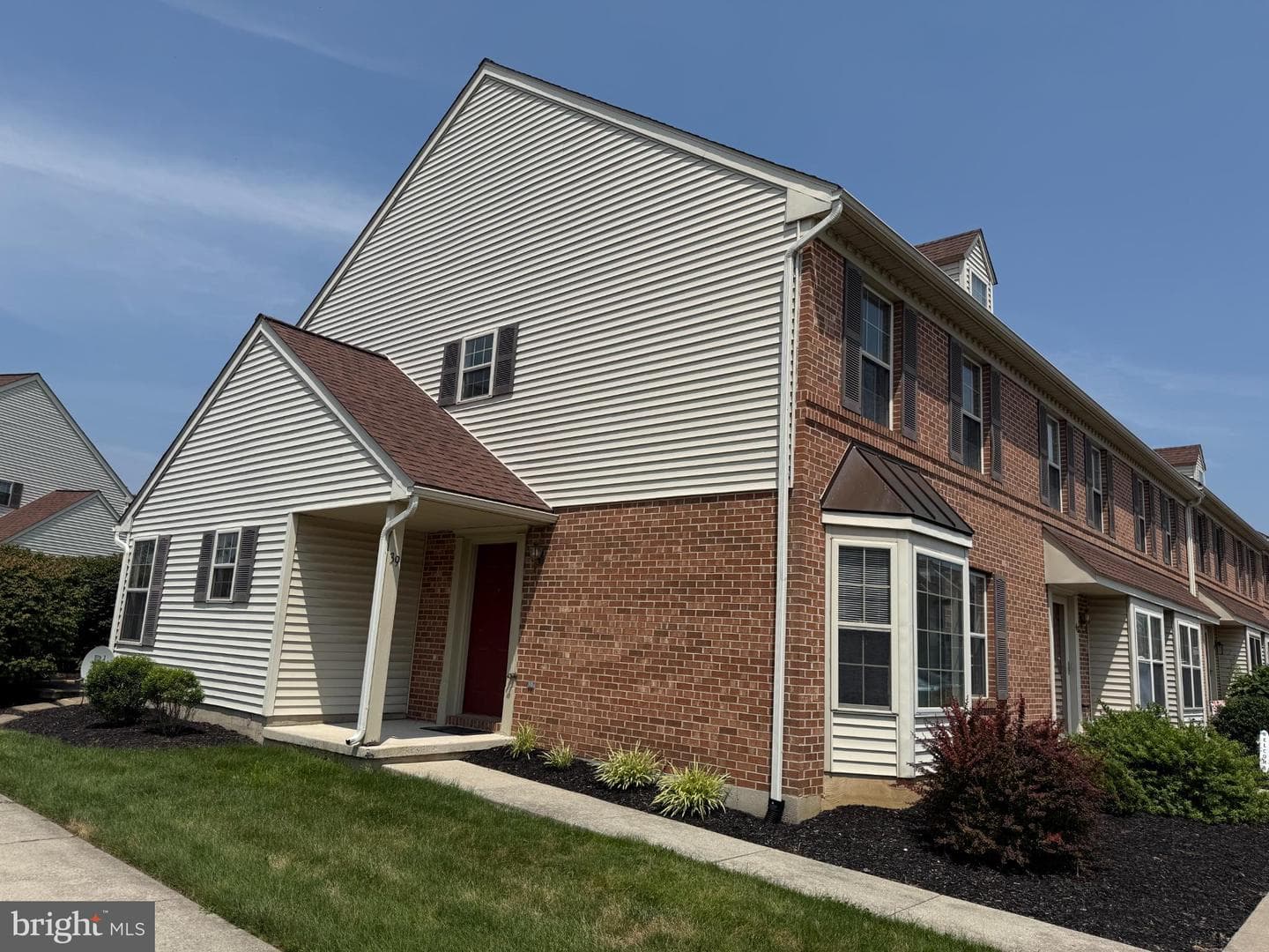 39 Acorn Boulevard