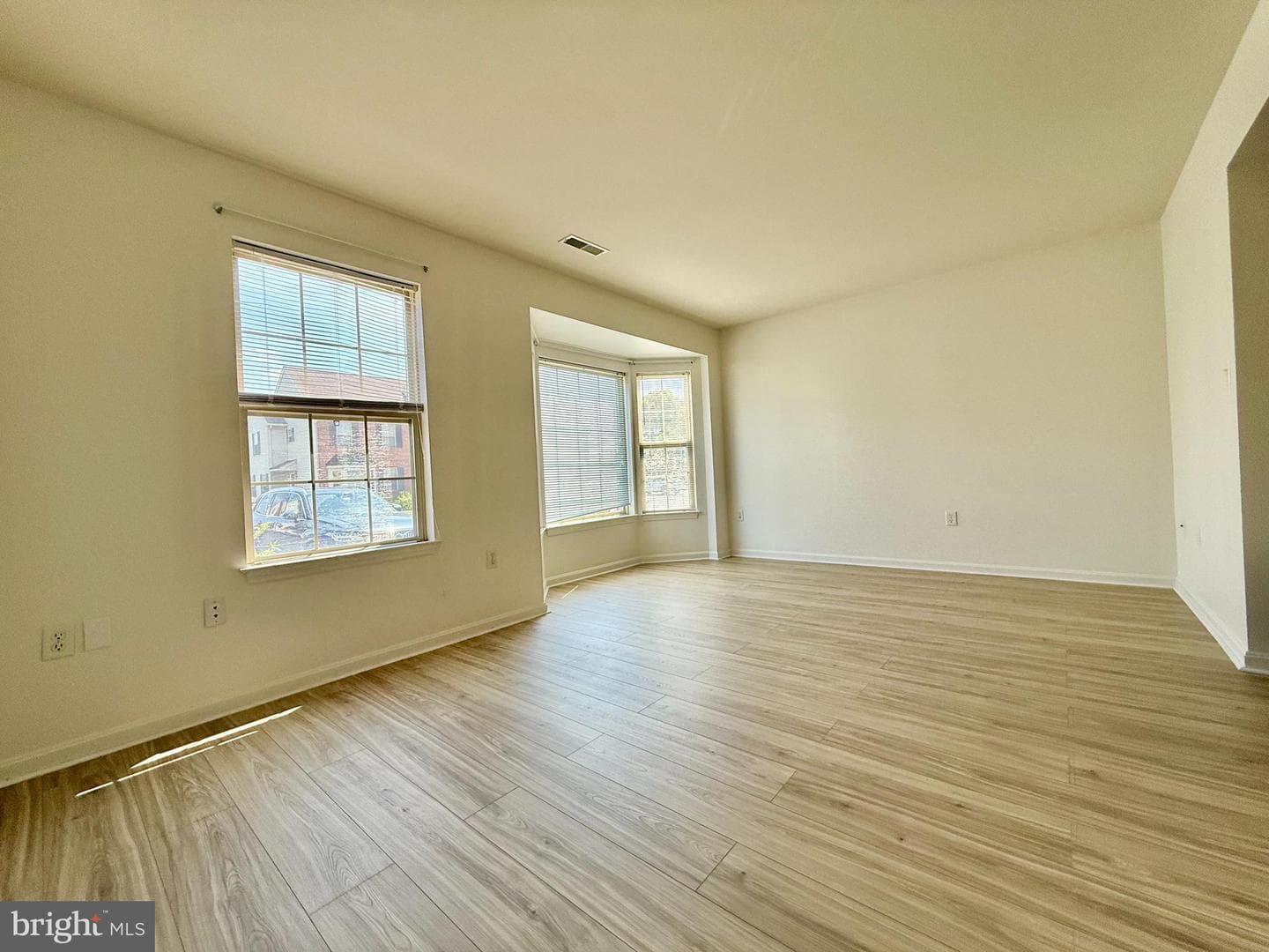 39 Acorn Boulevard photo 11