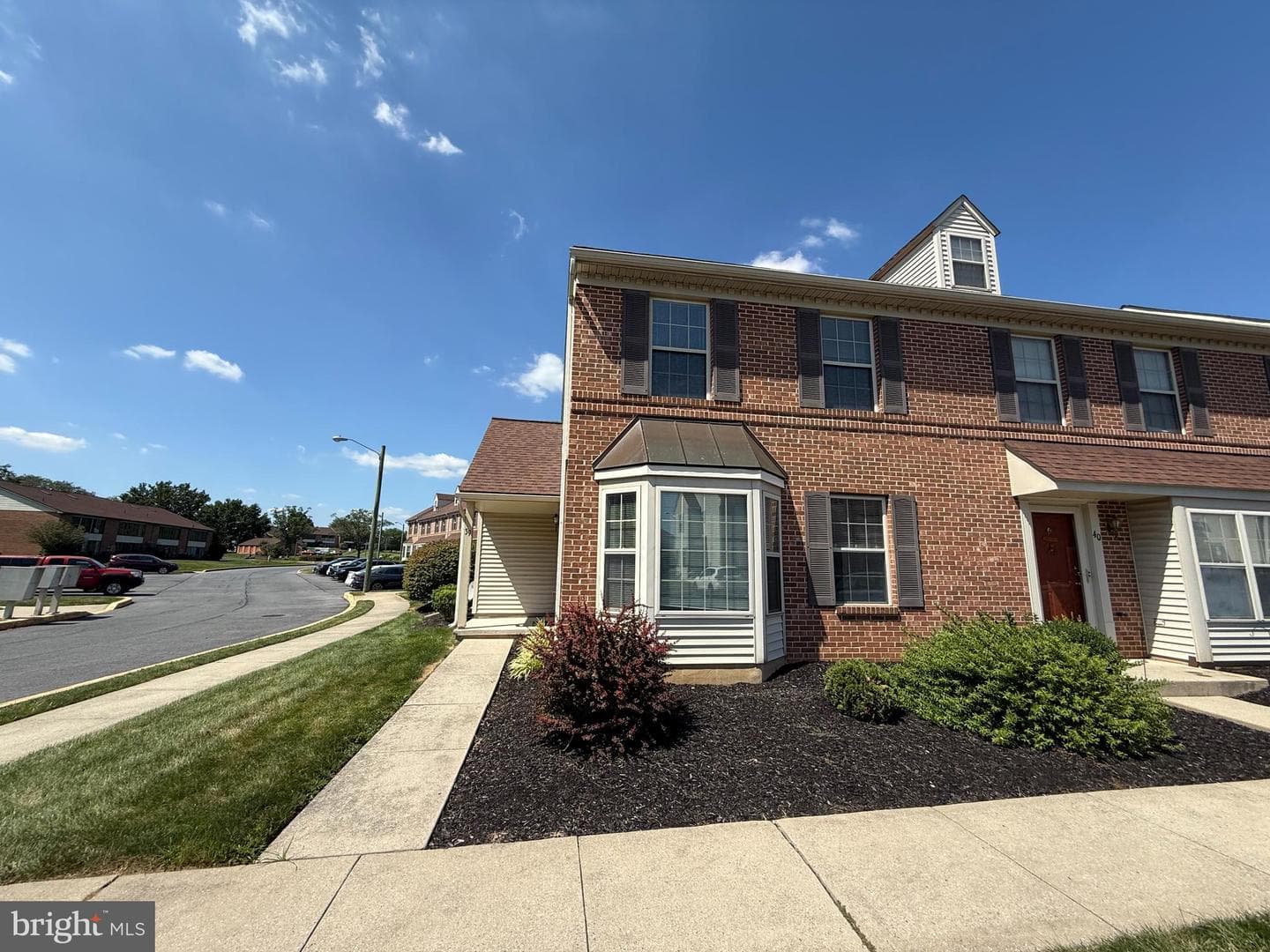 39 Acorn Boulevard photo 2