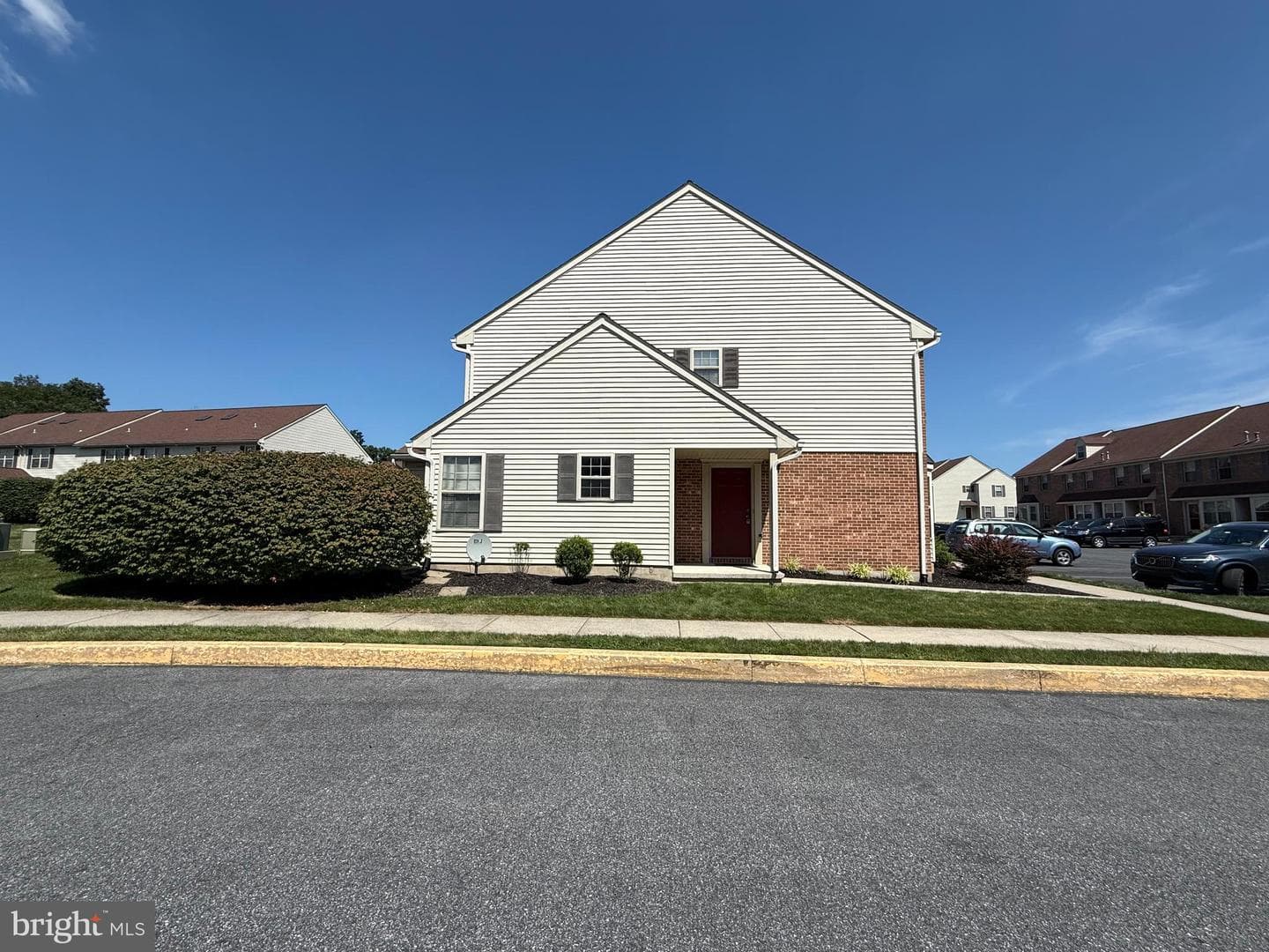 39 Acorn Boulevard photo 3