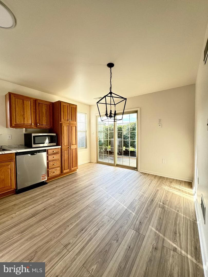 39 Acorn Boulevard photo 4