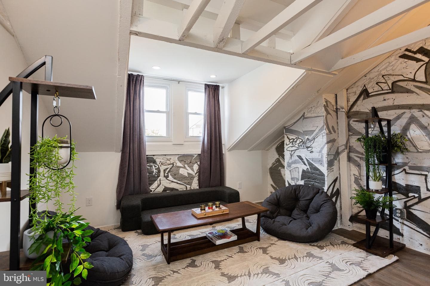354 N Queen Street photo 16