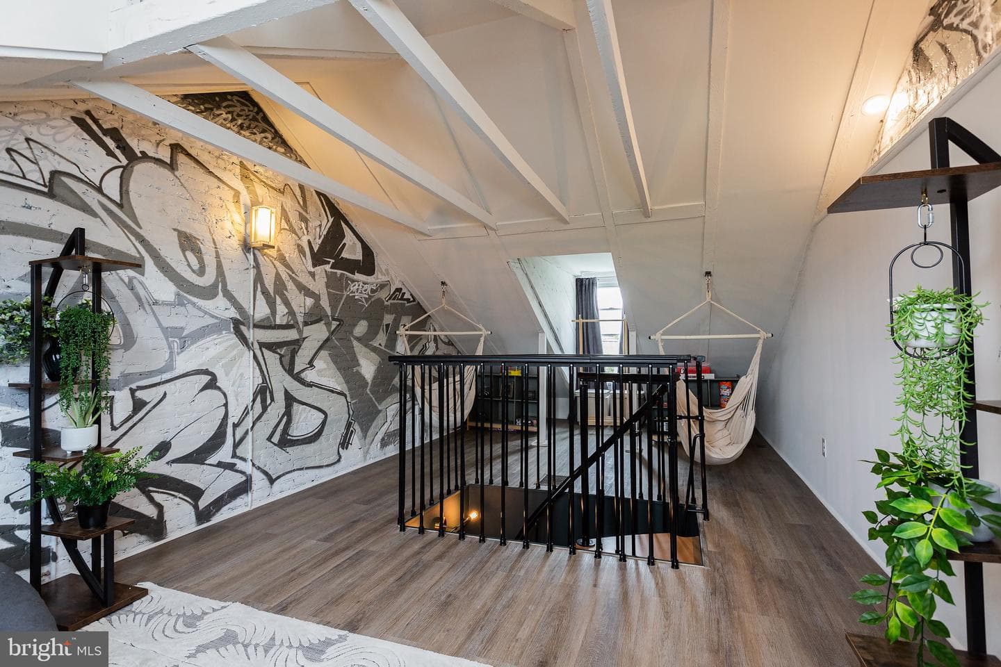 354 N Queen Street photo 17