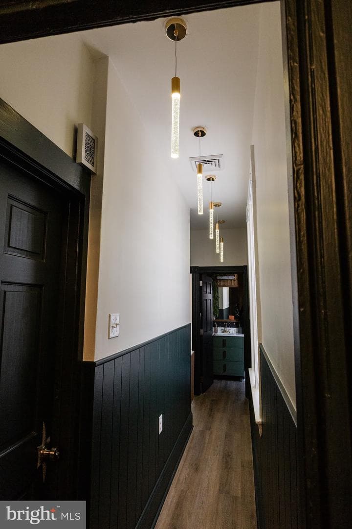 354 N Queen Street photo 18