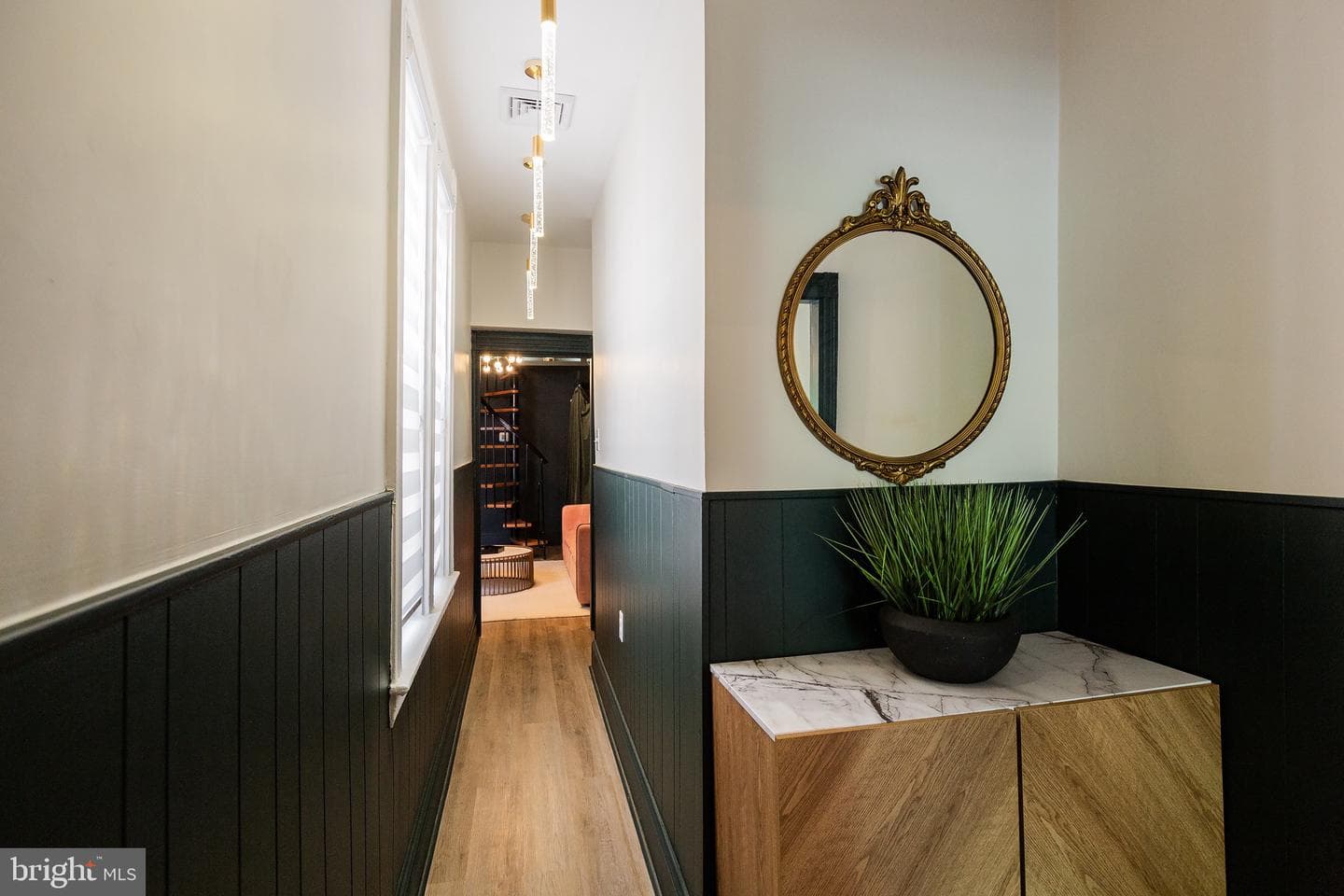 354 N Queen Street photo 21