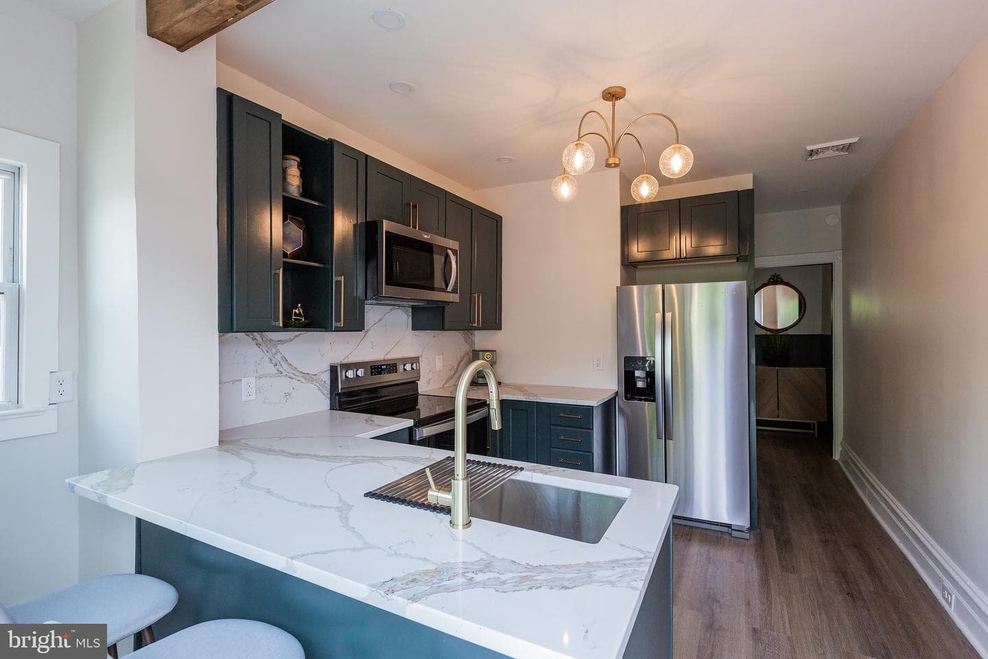 354 N Queen Street photo 24