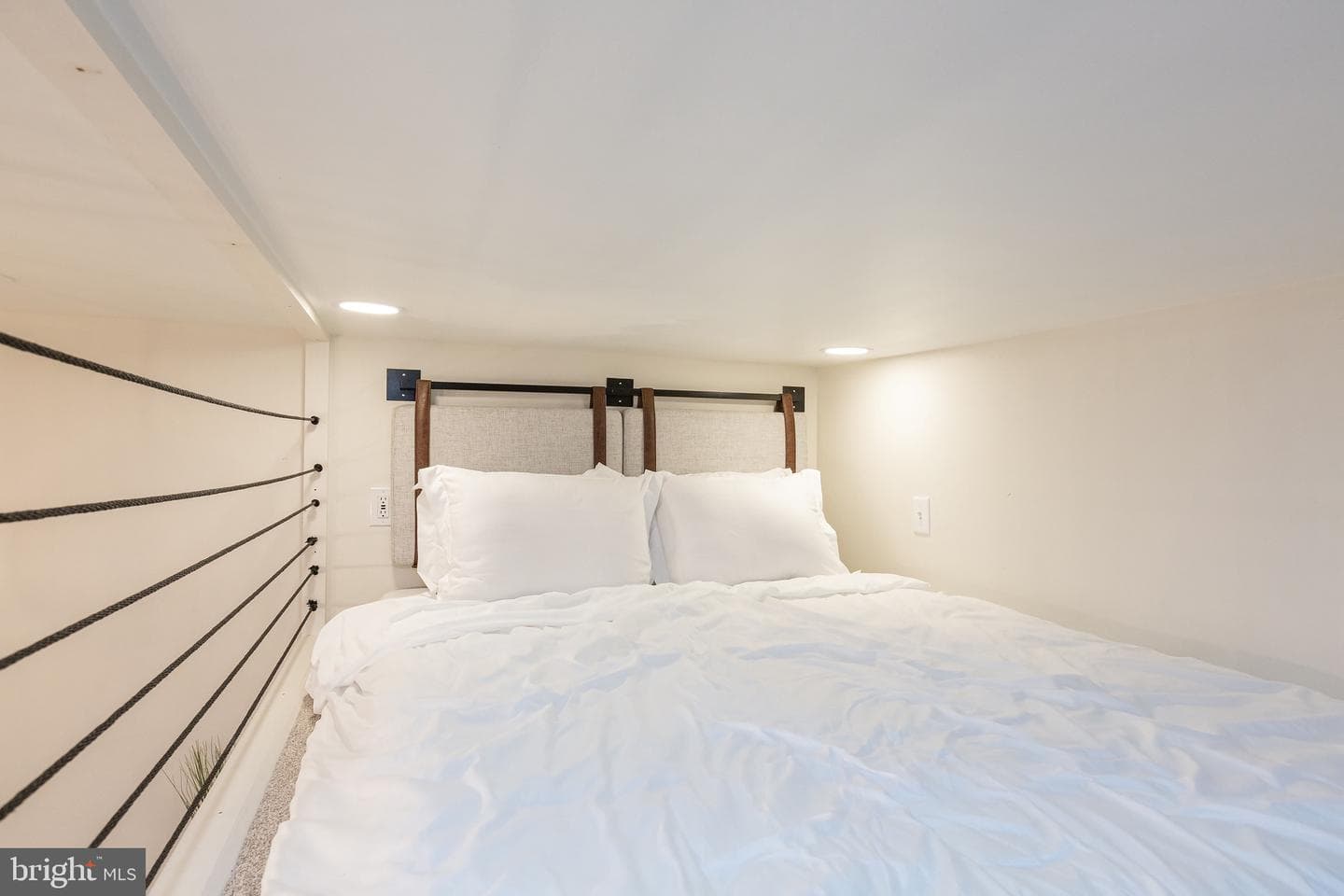 354 N Queen Street photo 42