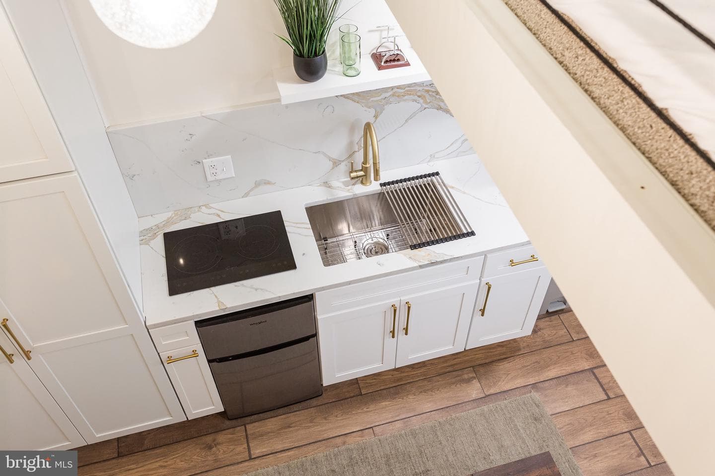 354 N Queen Street photo 44