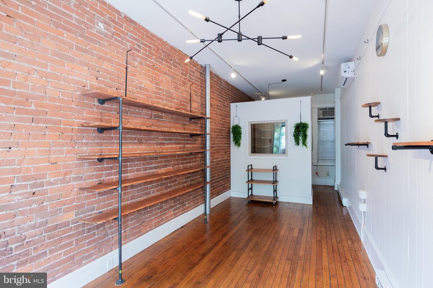 354 N Queen Street photo 7