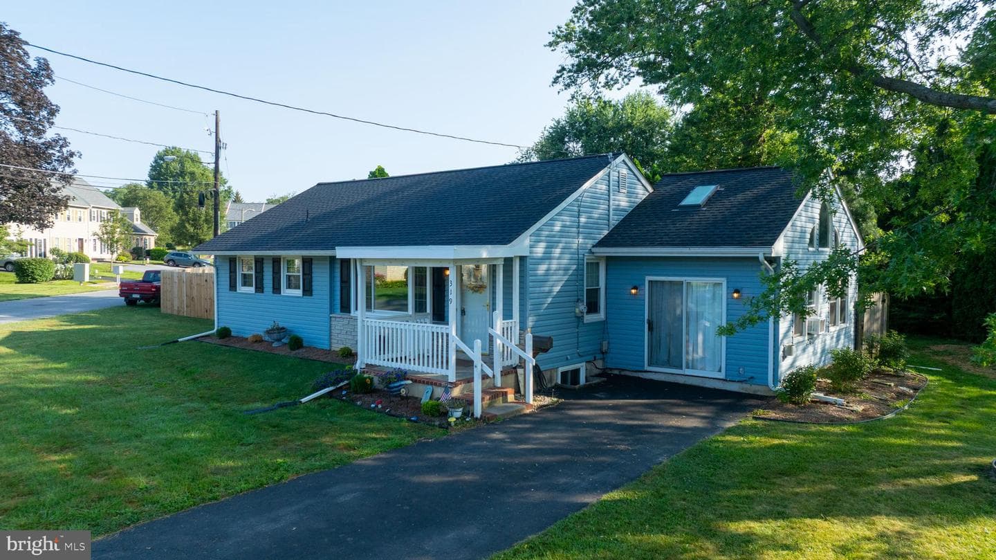 319 Birchland Avenue photo 11
