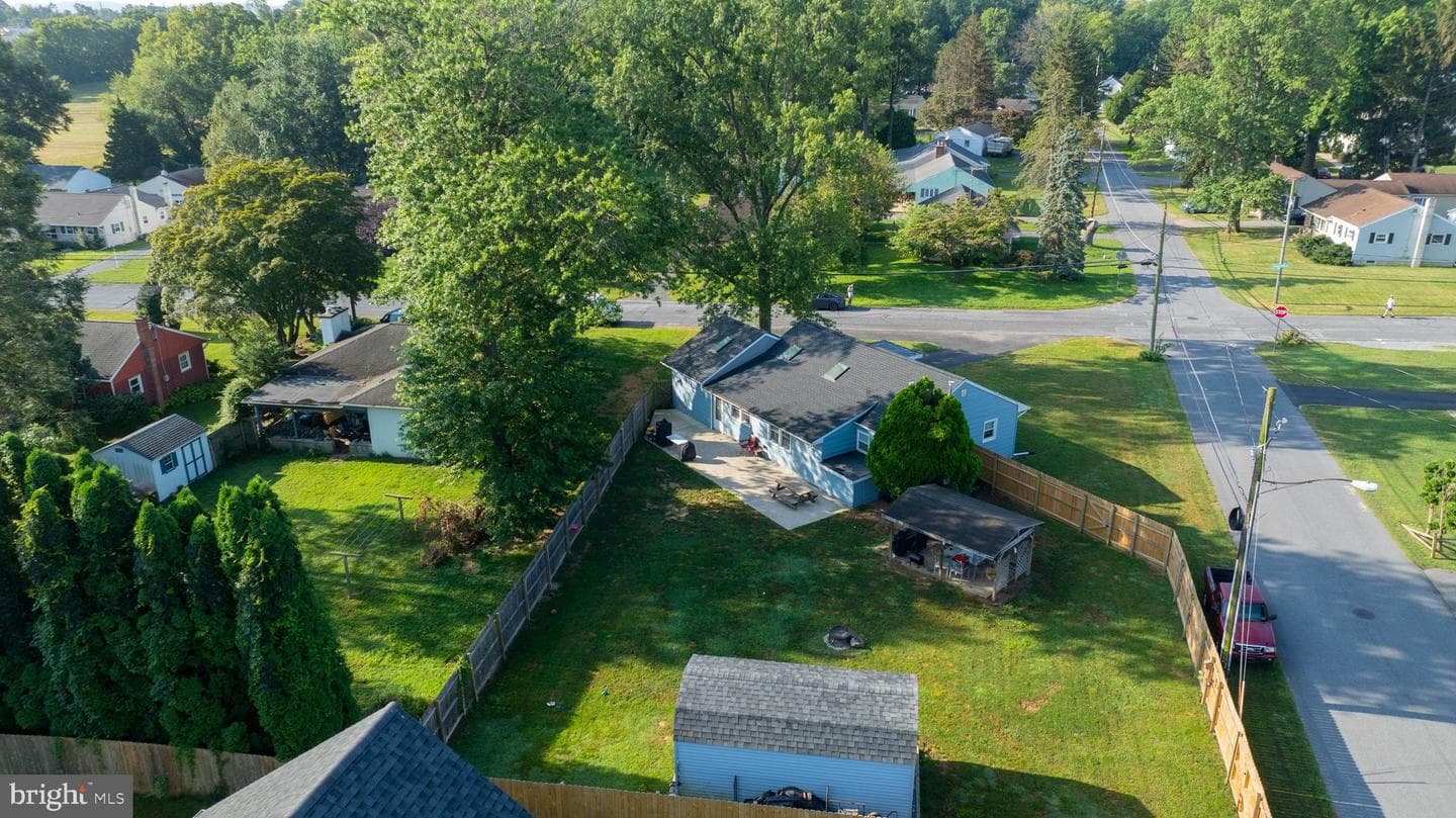 319 Birchland Avenue photo 24