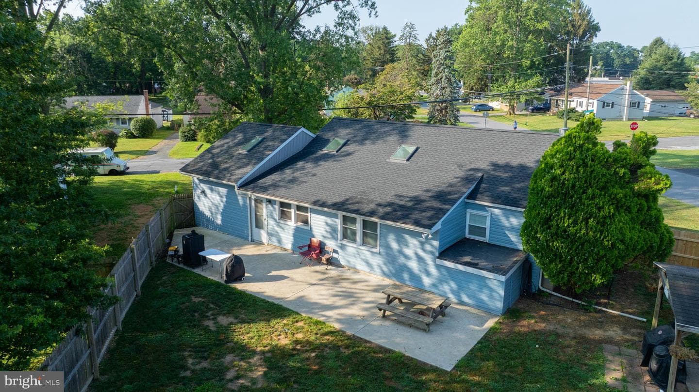319 Birchland Avenue photo 25