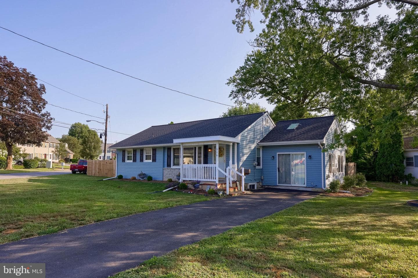 319 Birchland Avenue photo 27