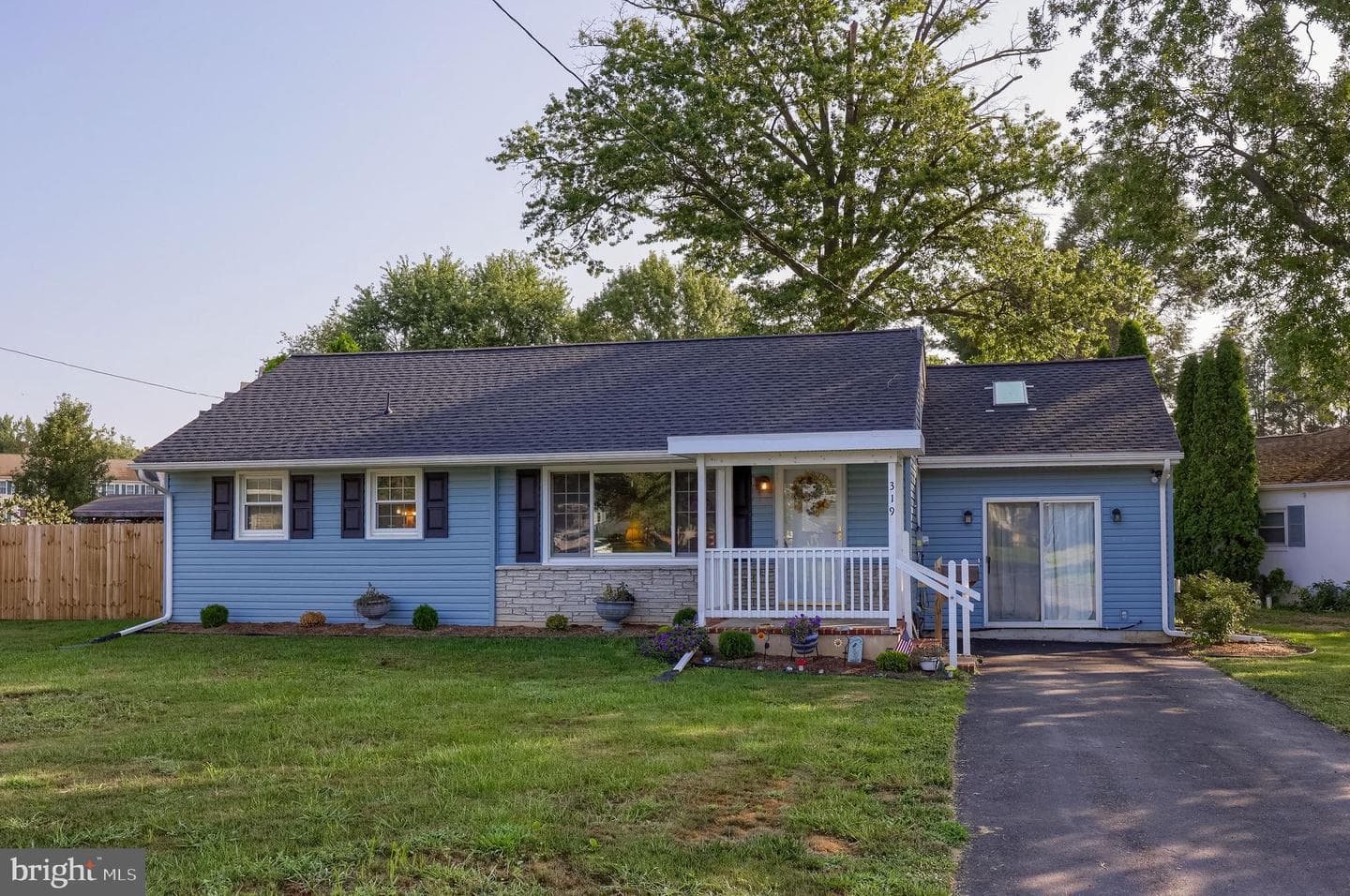 319 Birchland Avenue photo 28