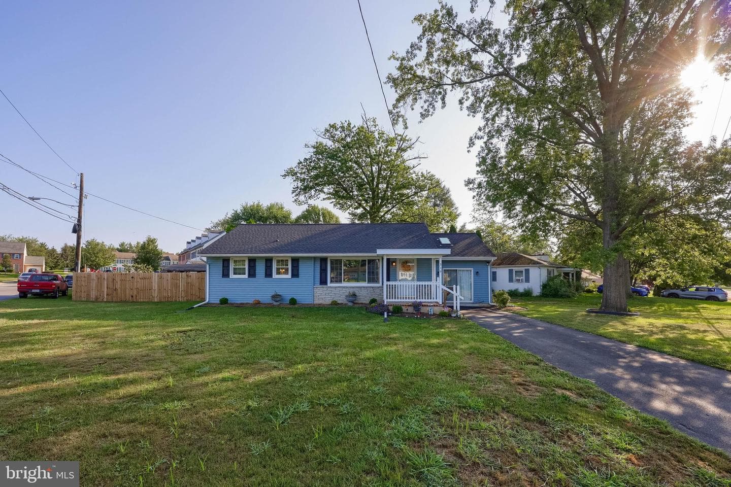 319 Birchland Avenue photo 29
