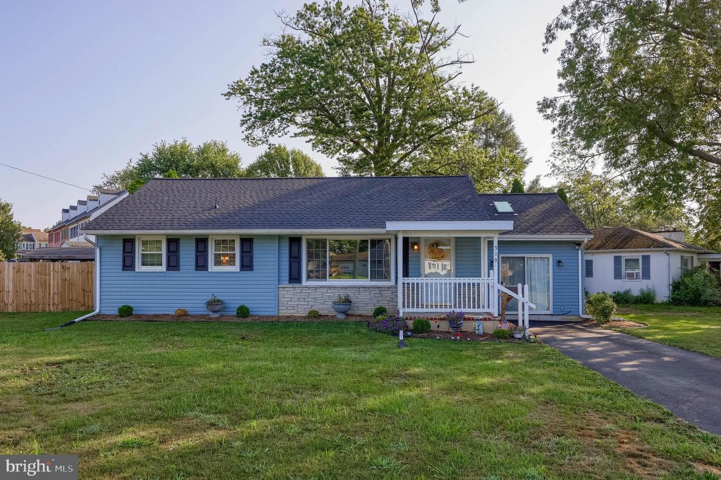 319 Birchland Avenue photo 30