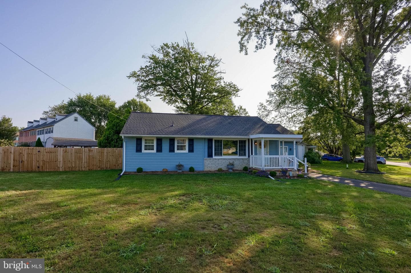 319 Birchland Avenue photo 31
