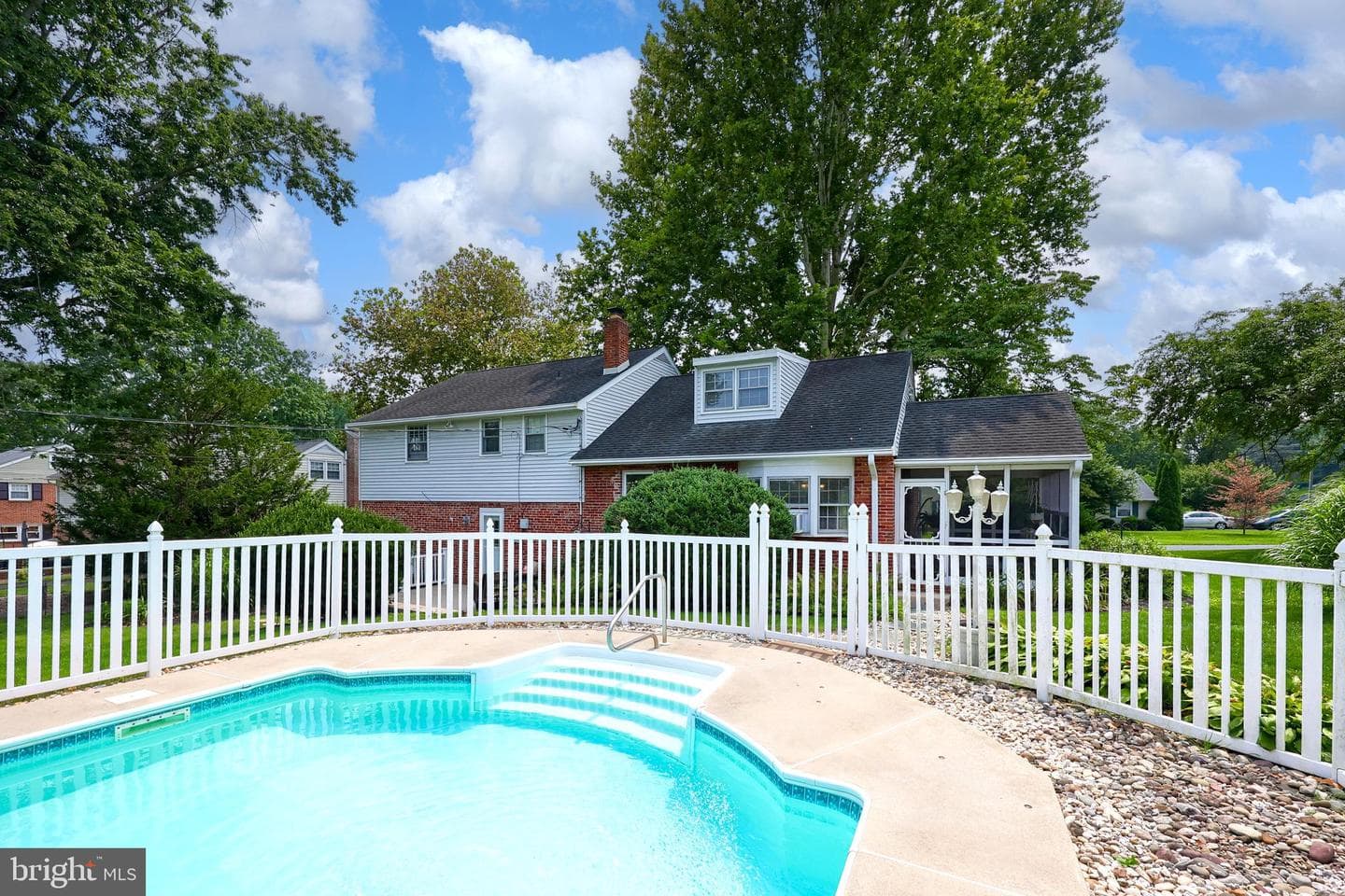 1403 Carlton Drive photo 14