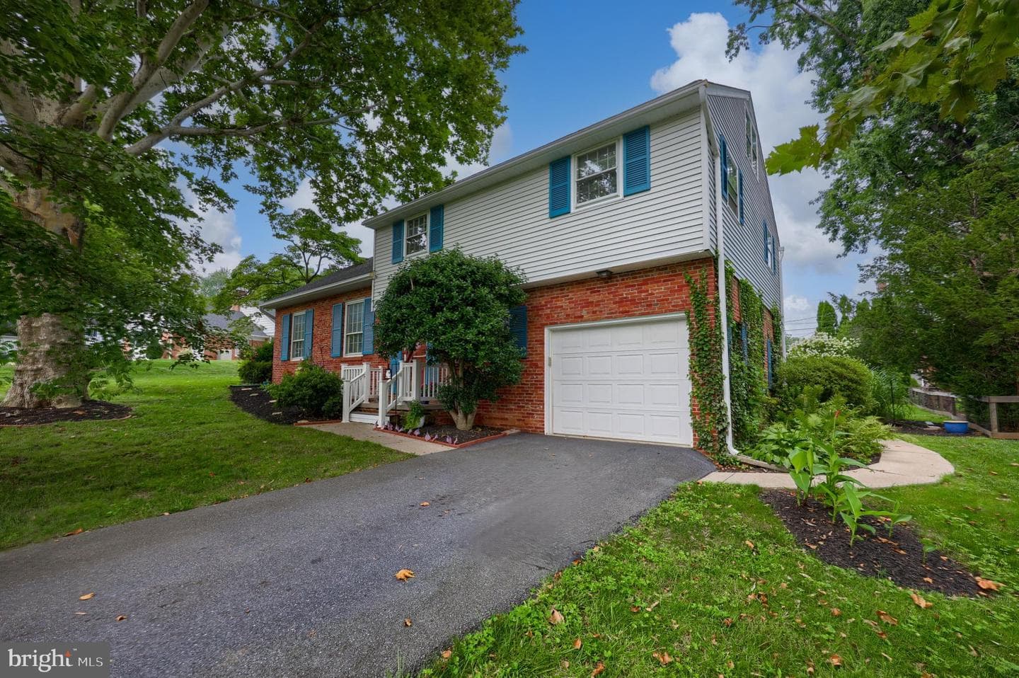 1403 Carlton Drive photo 5