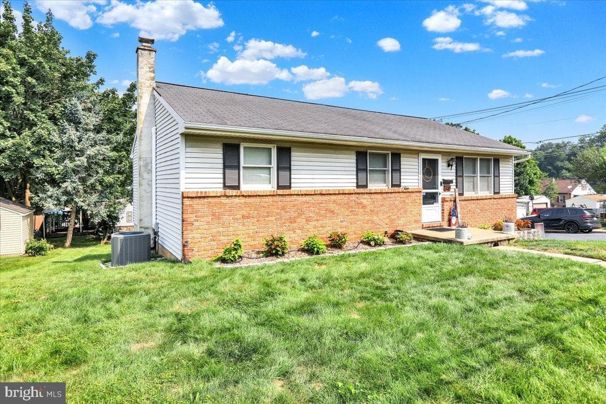 340 Lincoln Avenue photo 4